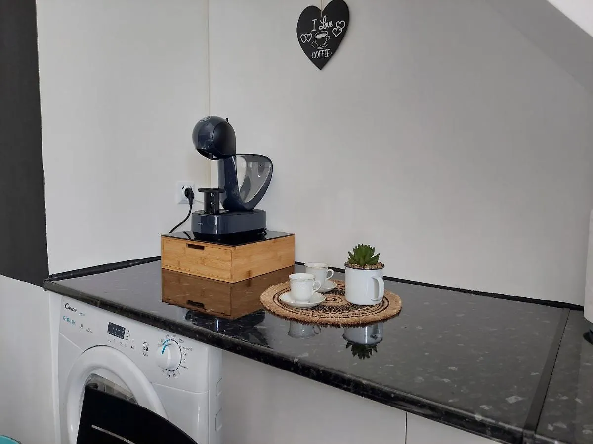 Casa Amarela: Conforto E Localizacao Perfeita! 法鲁区 0*,  葡萄牙